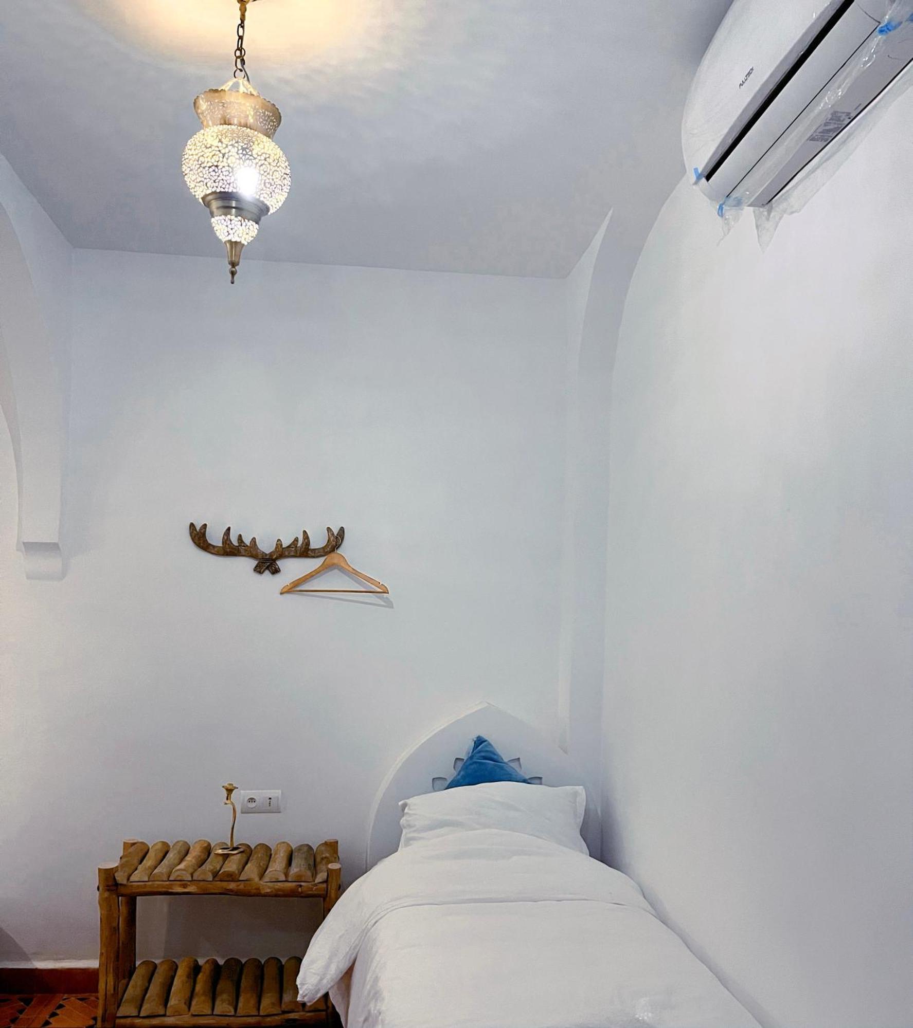Riad Bab Mahruk Chefchaouen Bagian luar foto